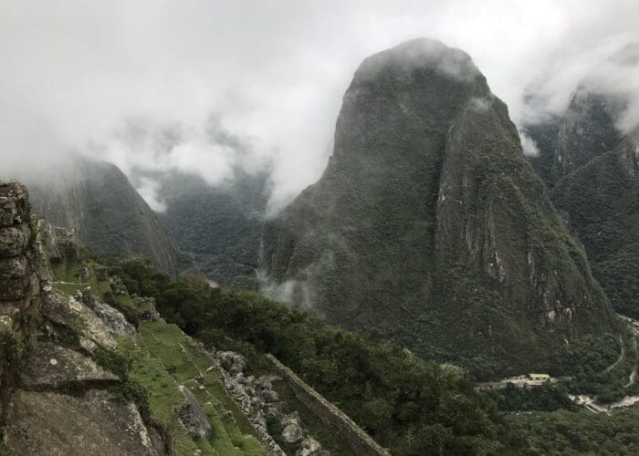 Machu Picchu Day Trip vs Machu Picchu 2 Day Tour Machu Picchu Day Trip vs Machu Picchu 2 Day Tour